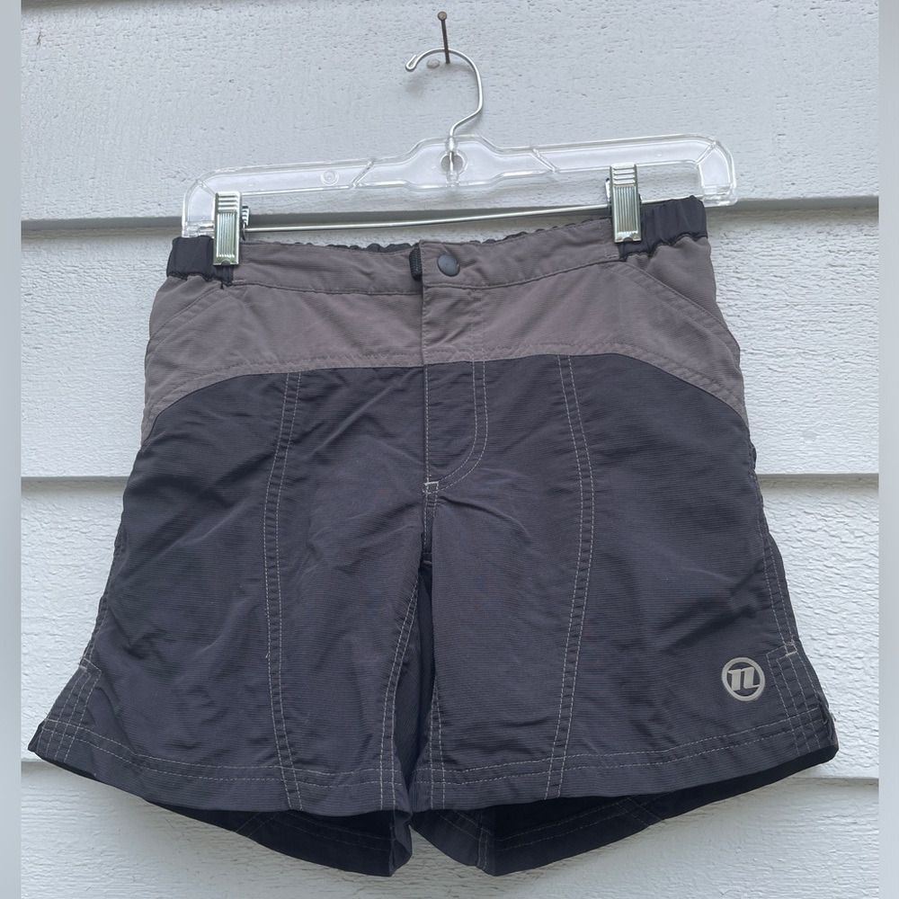 Novara Cycling Shorts, Kids Unisex Large, Gray and Black colors